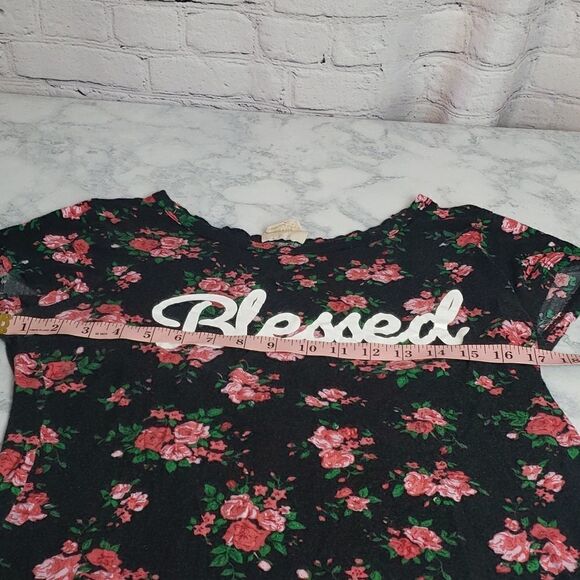 Day Trippin' Blessed Floral Shirt - Picture 6 of 9